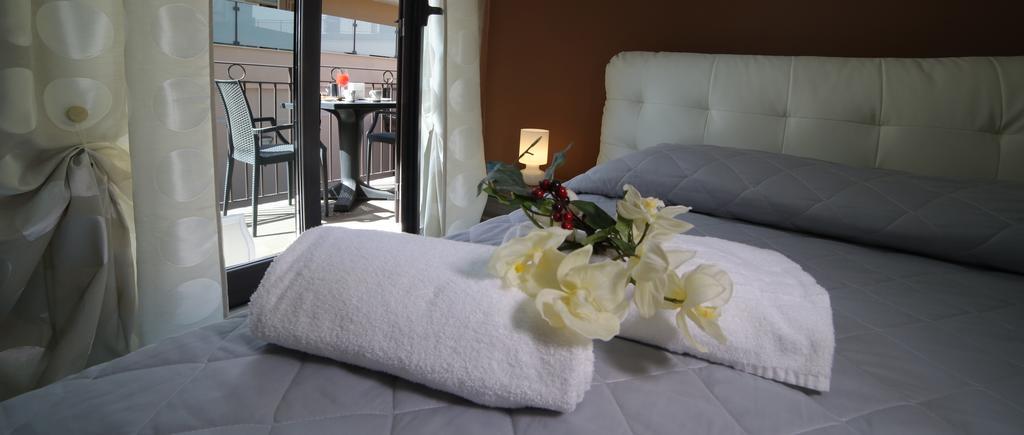 B&B Ciclopi Aci Castello Room photo