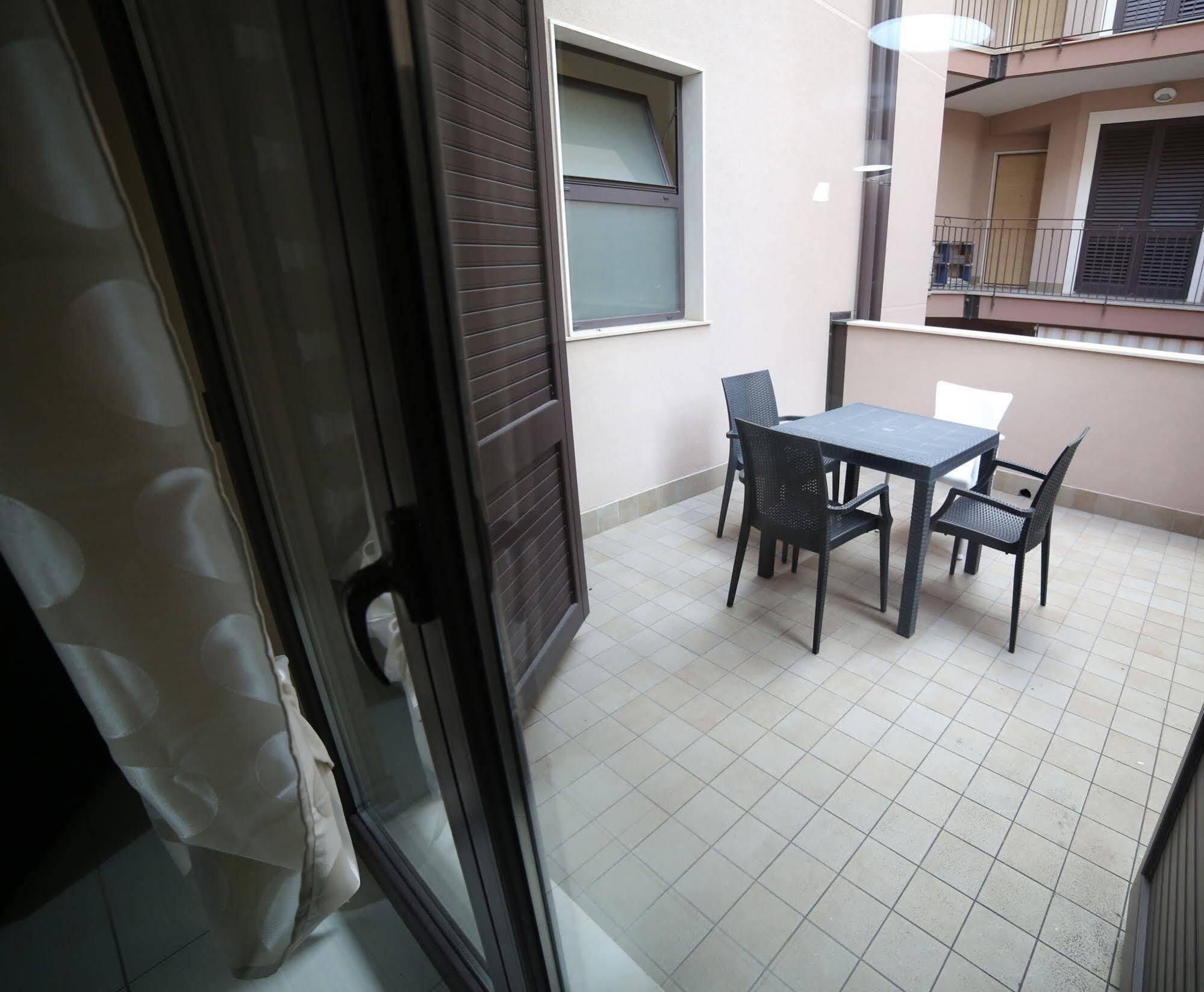 B&B Ciclopi Aci Castello Exterior photo